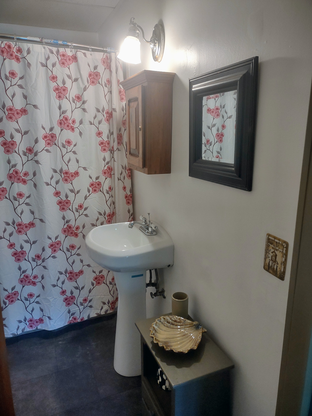 Carriage House 1st floor apartment for rent - Photo 12