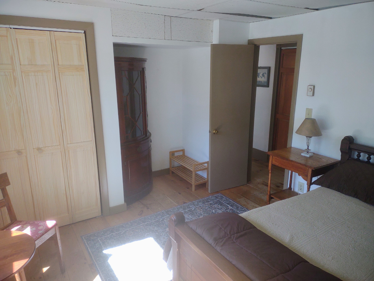 Carriage House 1st floor apartment for rent - Photo 6