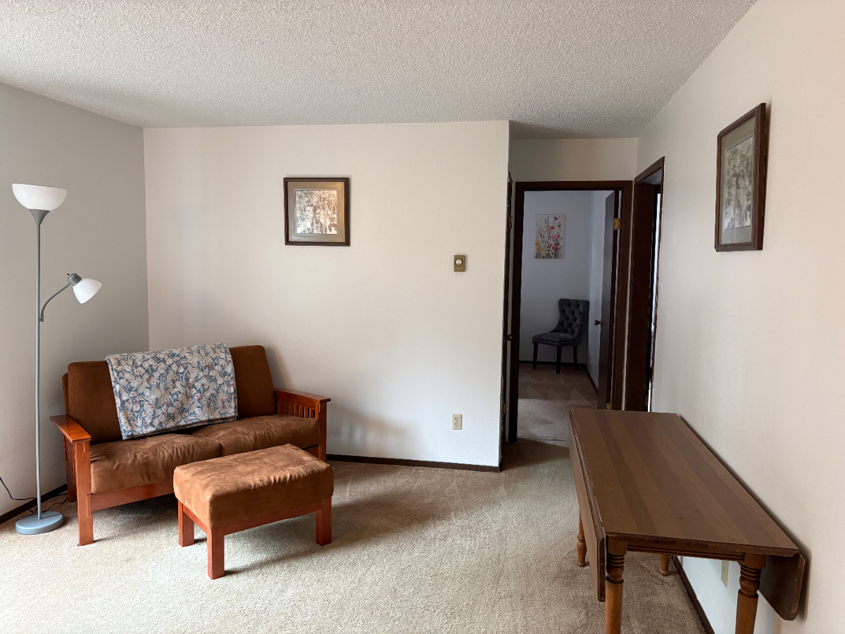 Quiet ground level apartment - Photo 4
