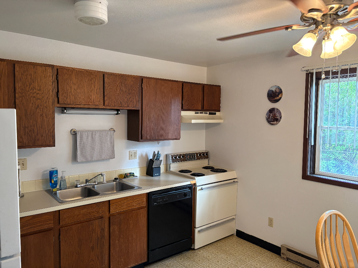 Quiet ground level apartment - Photo 5
