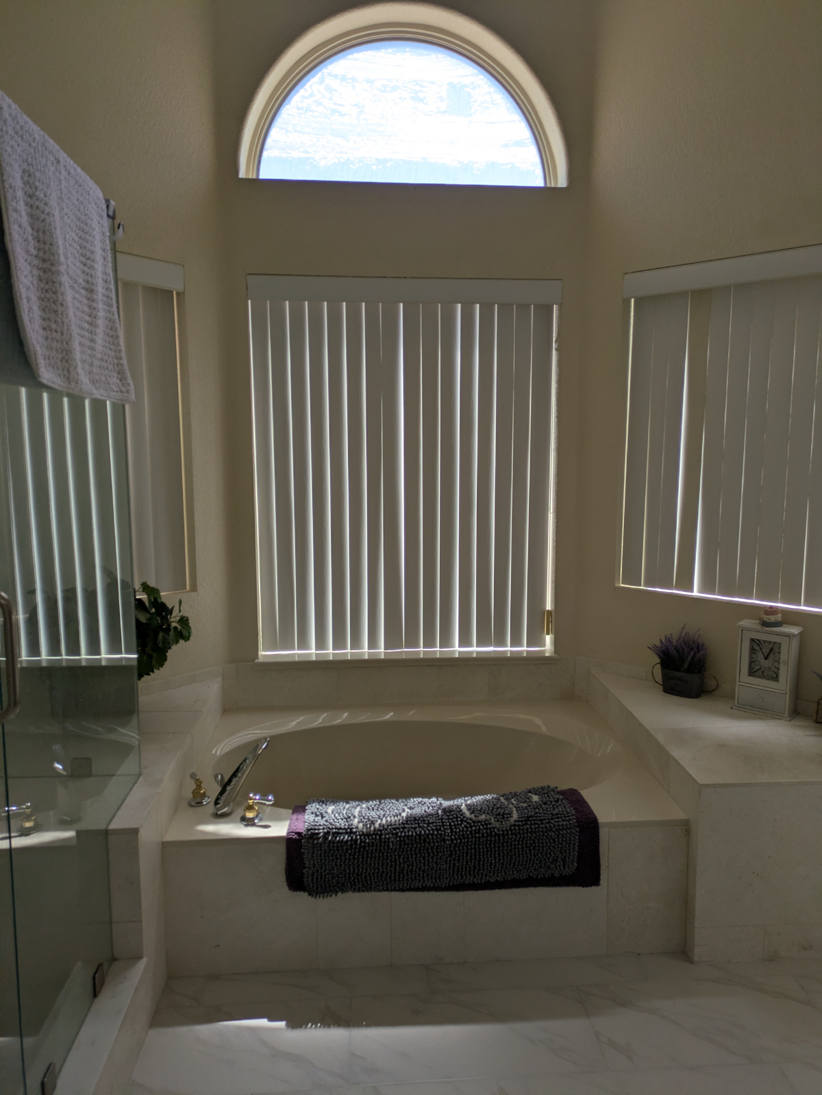 Inviting King Suite With Smart TV, Ensuite Bath And Full Access To Shared House Amenities - Photo 6