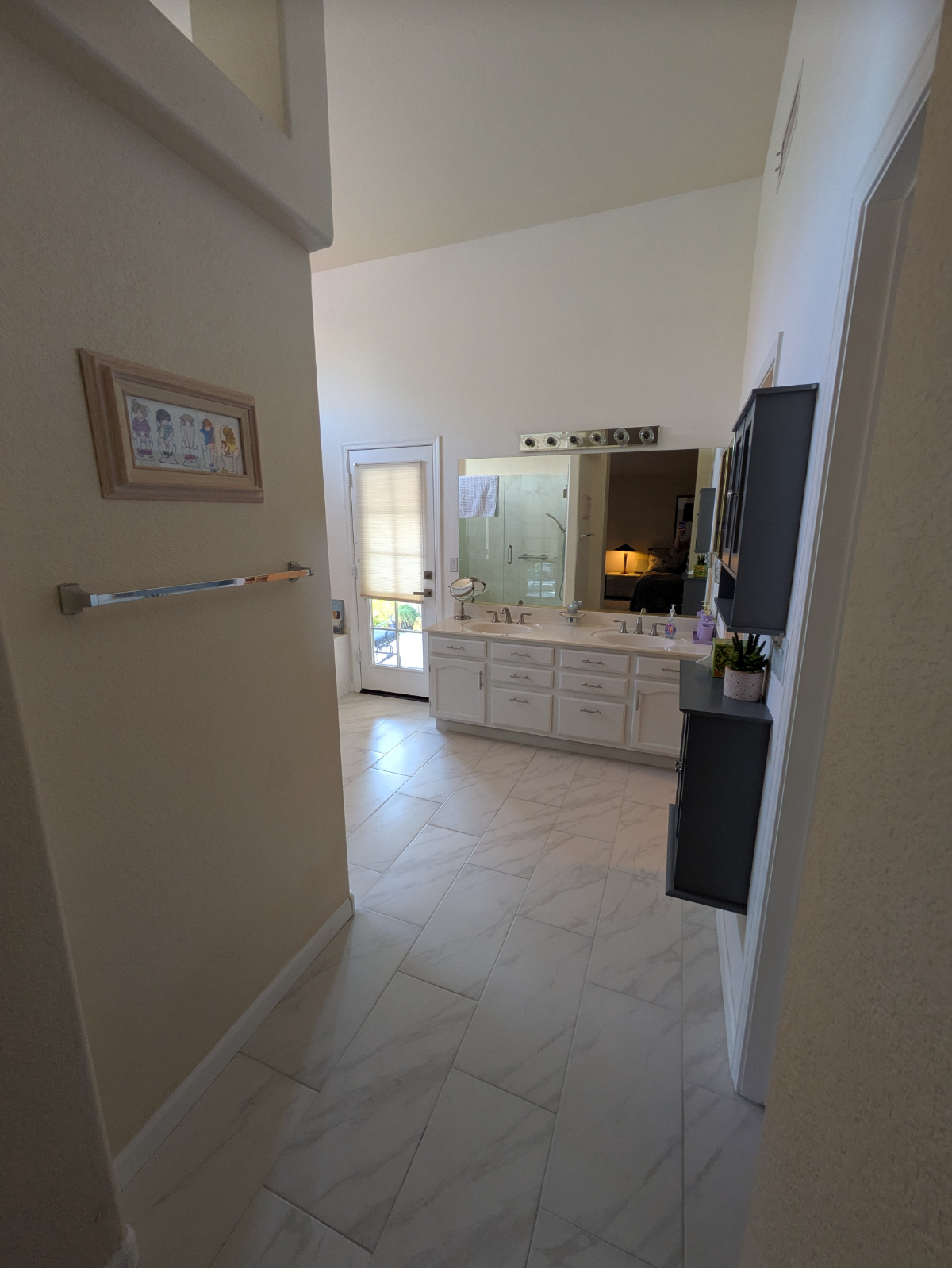 Inviting King Suite With Smart TV, Ensuite Bath And Full Access To Shared House Amenities - Photo 5