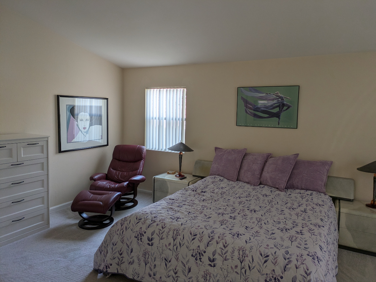 Inviting King Suite With Smart TV, Ensuite Bath And Full Access To Shared House Amenities - Photo 3