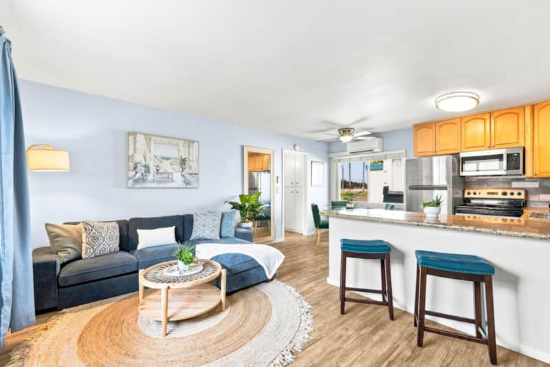 Mission Beach | 1BR | Steps to Bay | Parking | AC - Photo 2