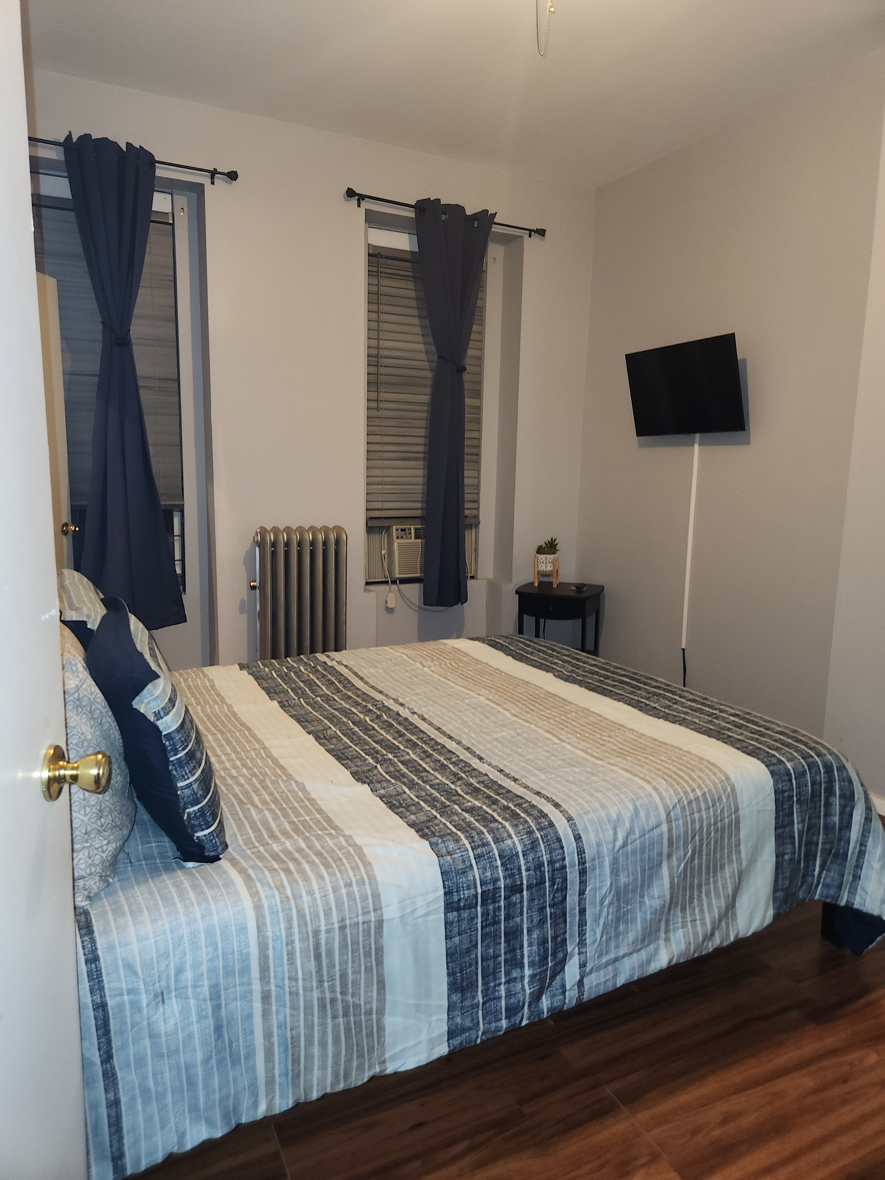 BK HOME AWAY FROM HOME - Furnished 2BR in Bed-Stuy - A/C/J/M/Z Access - Wi-Fi + Utilities Included - Photo 5