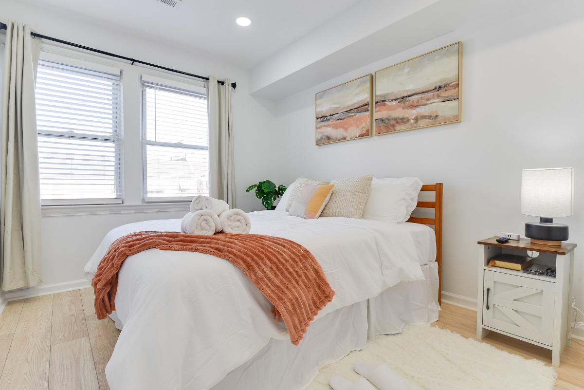 Stylish Furnished 2BR DC Condo | Workspace + In-Unit Laundry - Photo 1