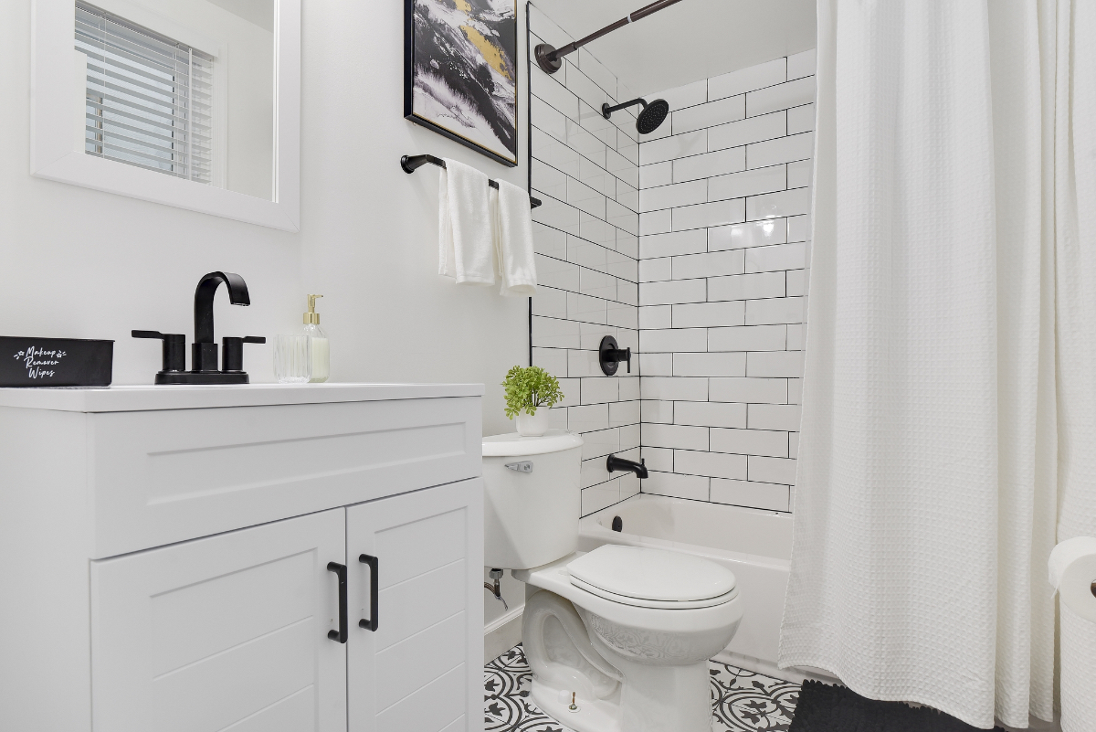 Stylish Furnished 2BR DC Condo | Workspace + In-Unit Laundry - Photo 2