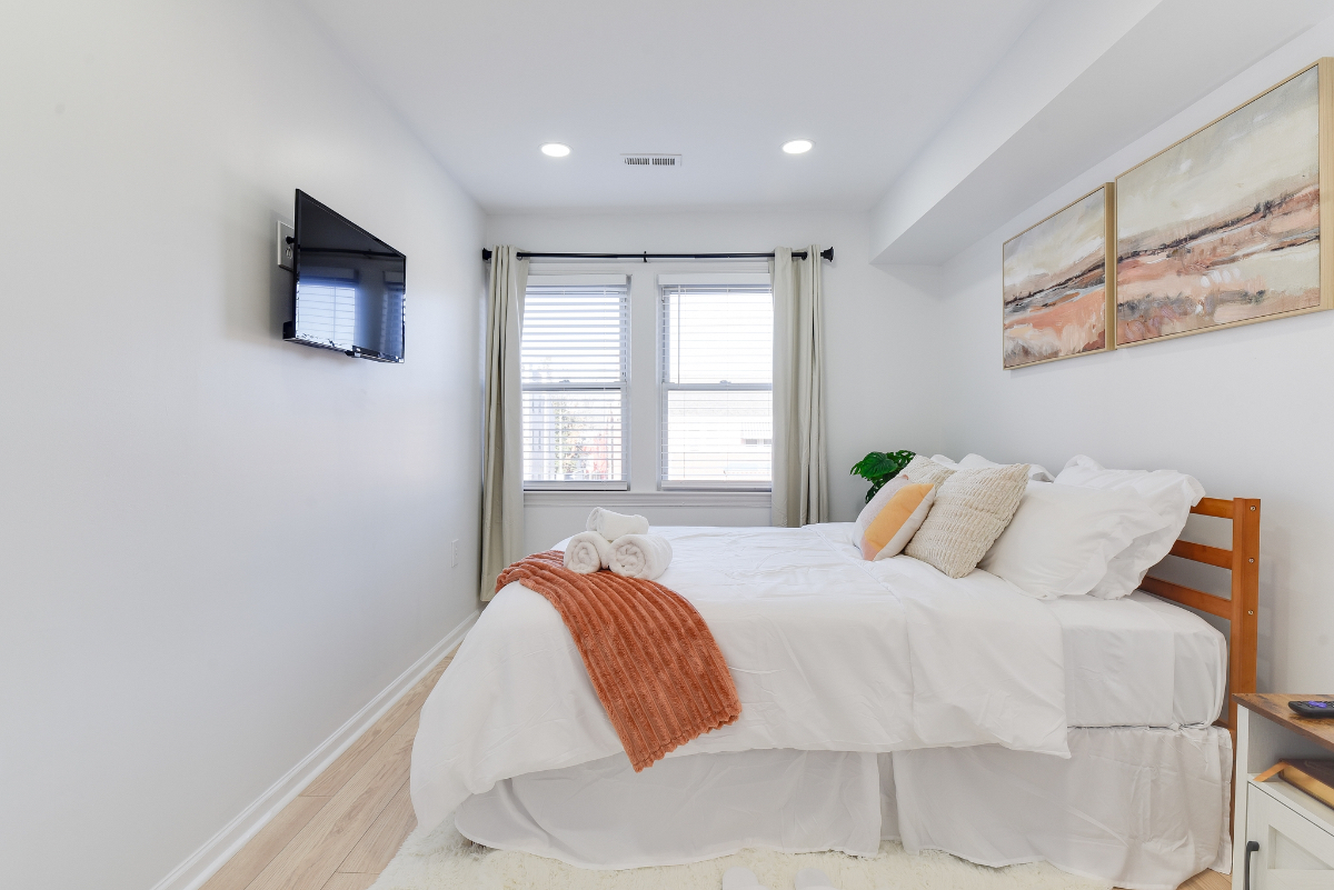 Stylish Furnished 2BR DC Condo | Workspace + In-Unit Laundry - Photo 3