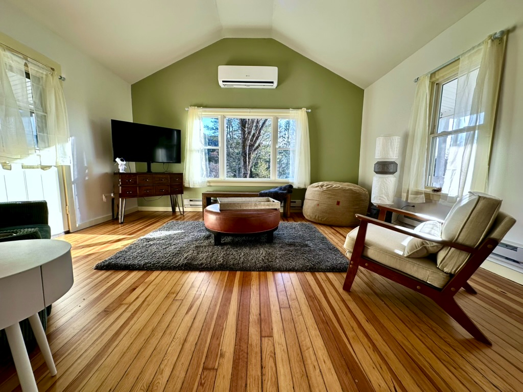 Callicoon Cottage with Jacuzzi + Woods - Photo 3