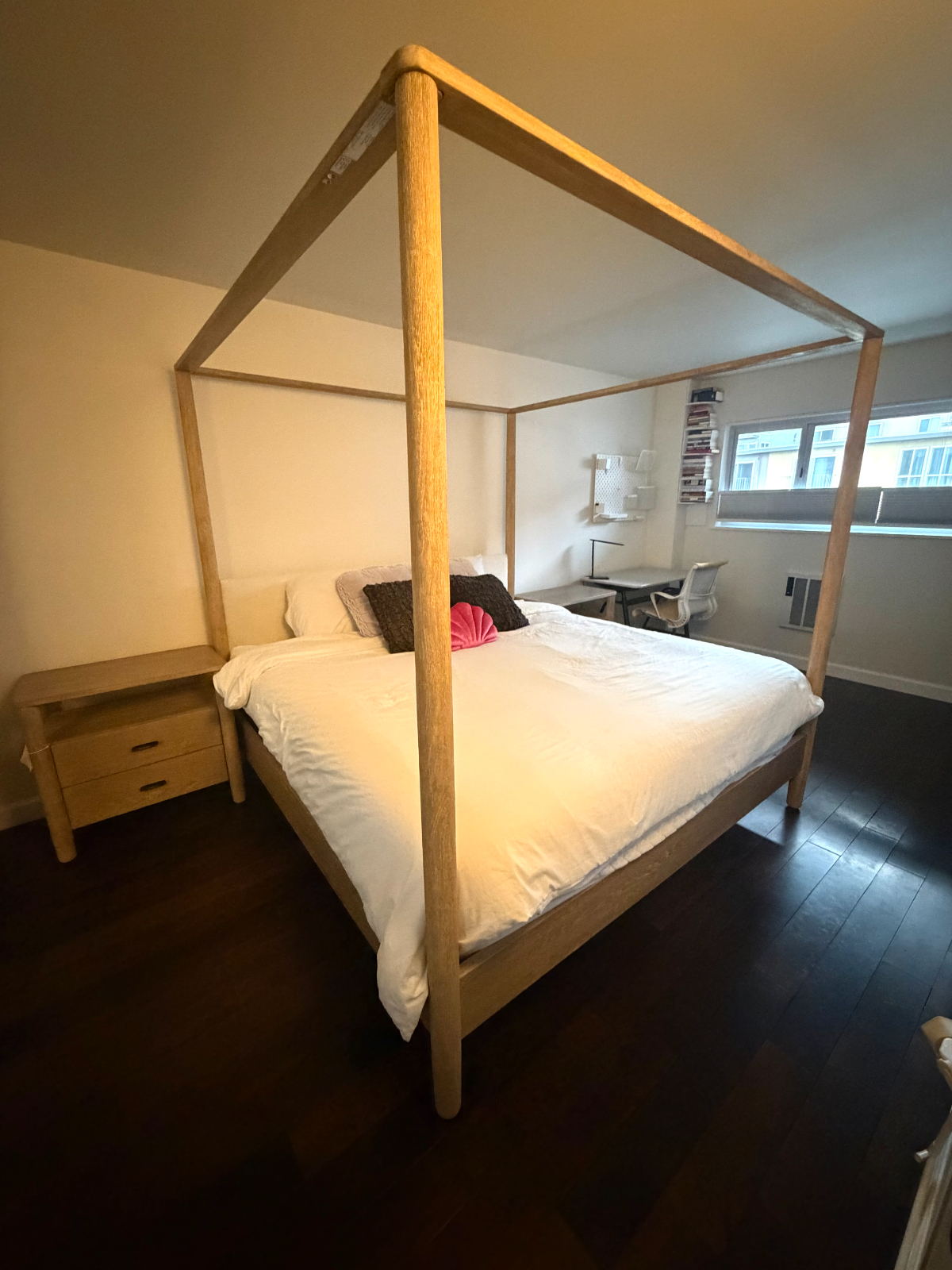 Top-Floor Clarendon Heights Condo | Panoramic SF Views, Parking & In-Unit Laundry - Photo 4