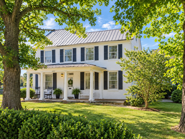 Enjoy Country Living in a Spacious Private Room - Photo 8