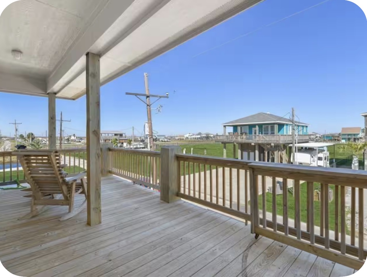 All Bills Paid | Pet friendly | Short Drive to Ferry | Gorgeous Fully Furnished Beach Home - Photo 12