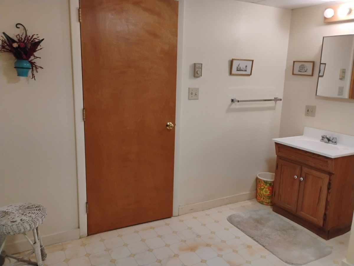 Spacious Furnished 3-4 Bedroom Home Near Dartmouth - Photo 3