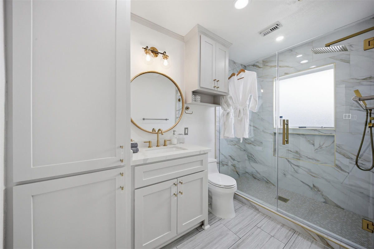 Fully Furnished 3BR/3.5BA Home Near Texas Medical Center, Rice & Montrose - Photo 8