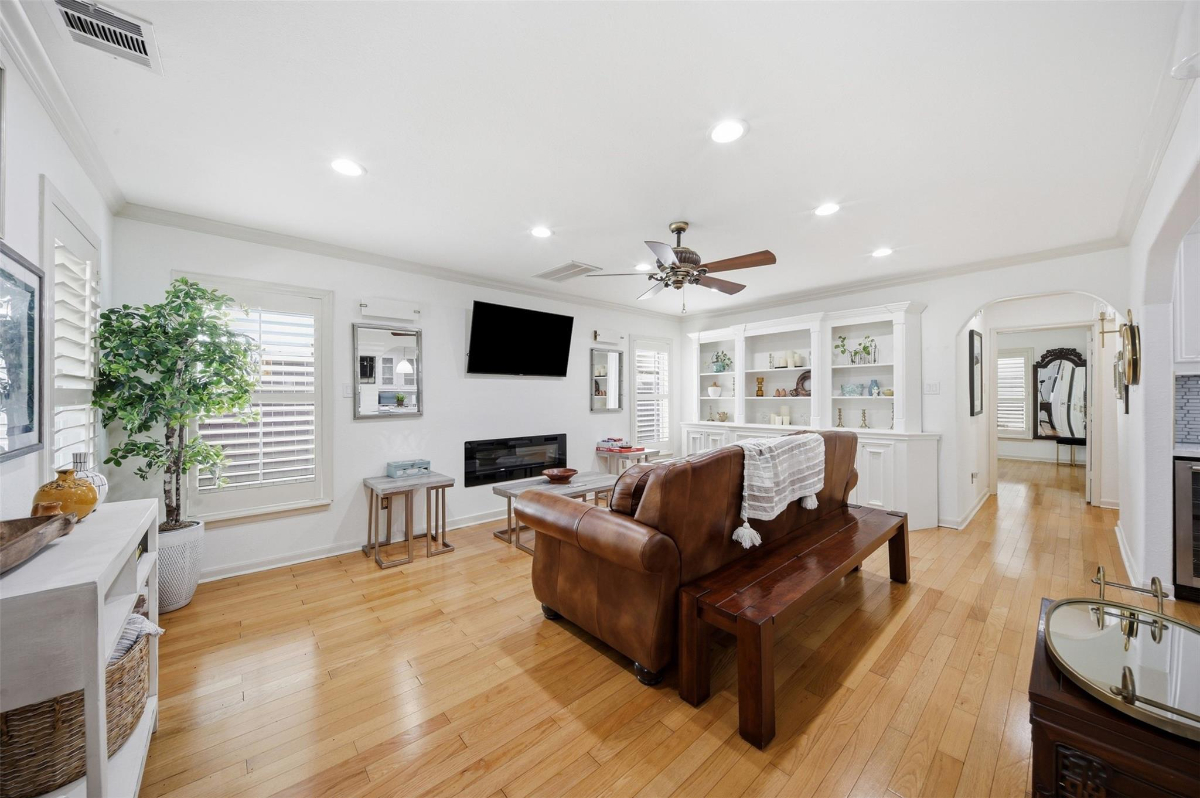 Fully Furnished 3BR/3.5BA Home Near Texas Medical Center, Rice & Montrose - Photo 9