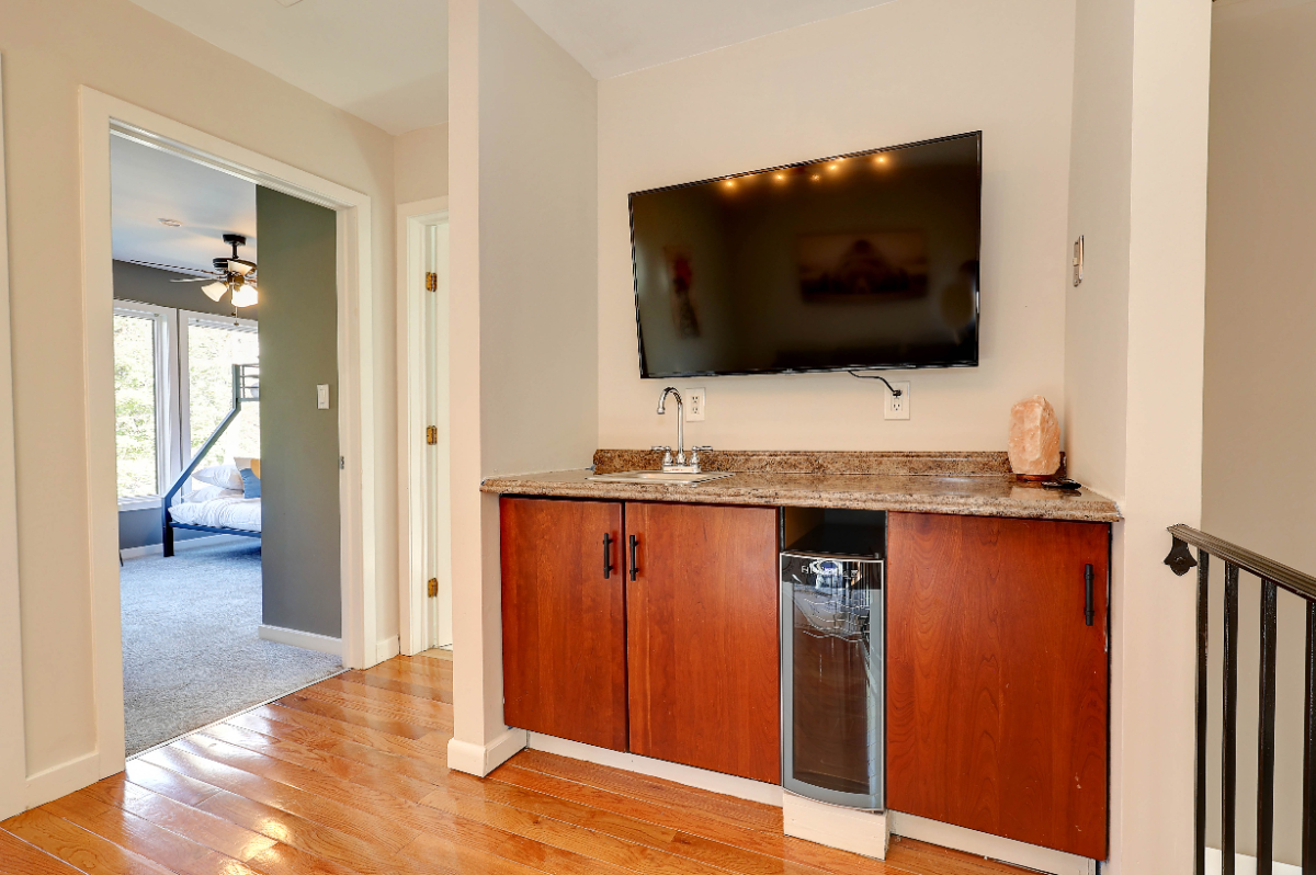 White Plains Midterm Jacuzzi Heated Pool Game Room - Photo 12