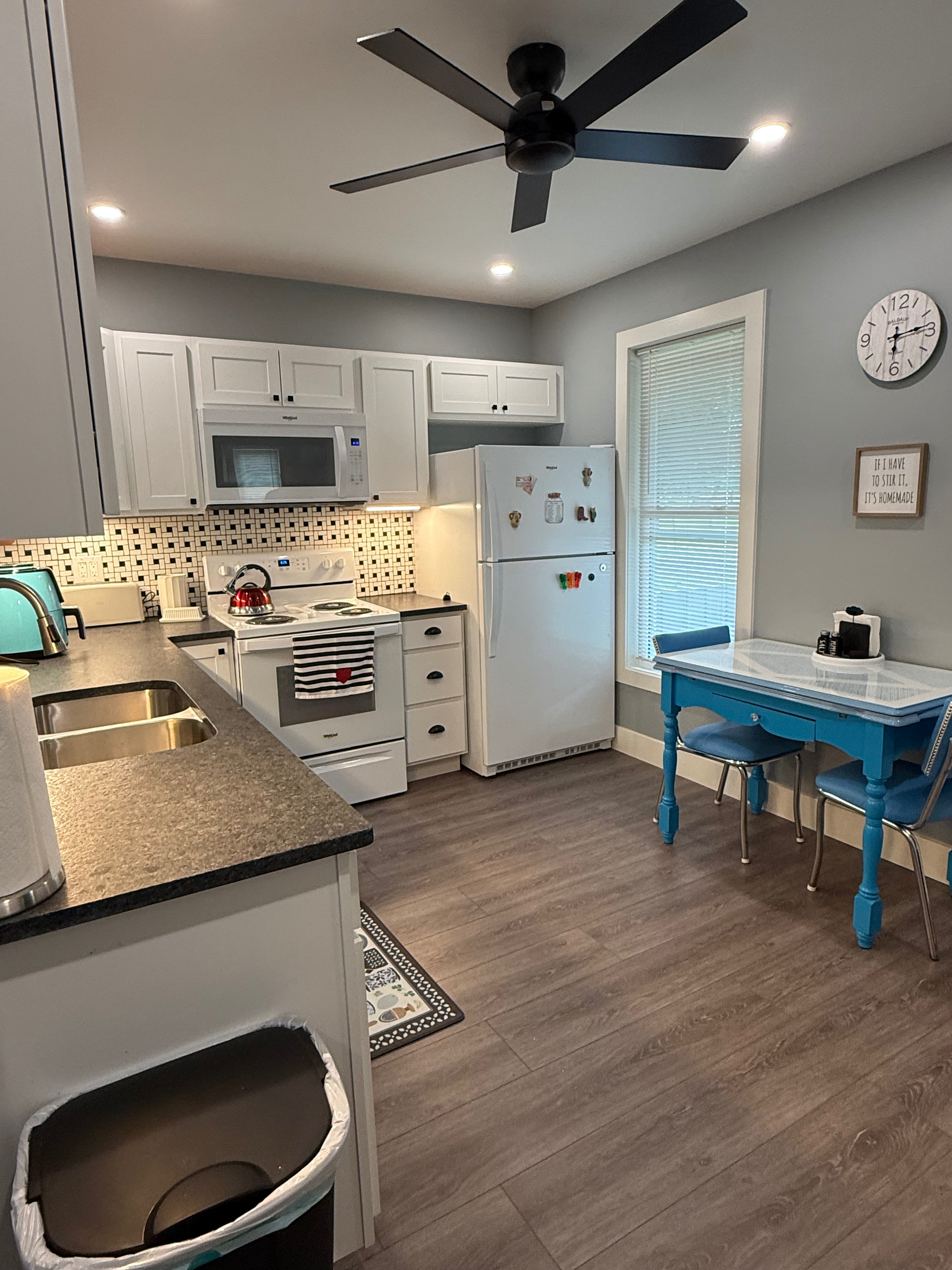 New One Bedroom Private units Unit - Photo 10