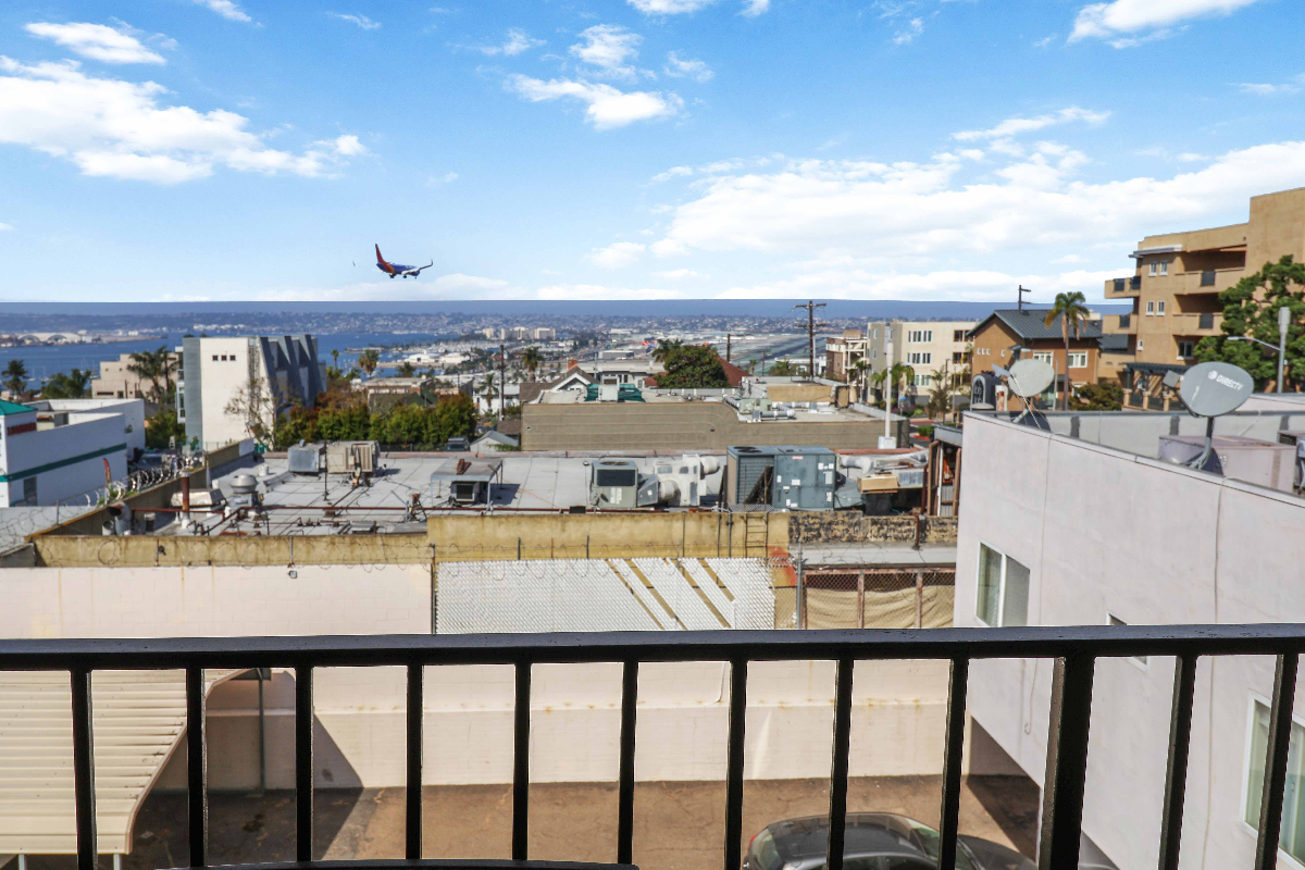 Beautifully Remodeled Condo with Bay & City Views - Photo 1