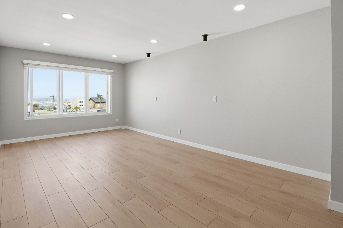 Beautifully Remodeled Condo with Bay & City Views - Photo 4