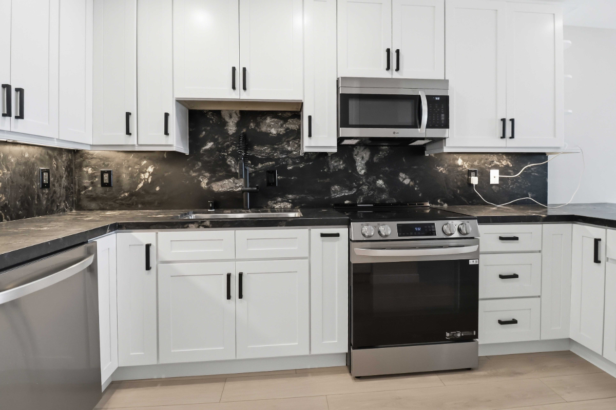 Beautifully Remodeled Condo with Bay & City Views - Photo 2