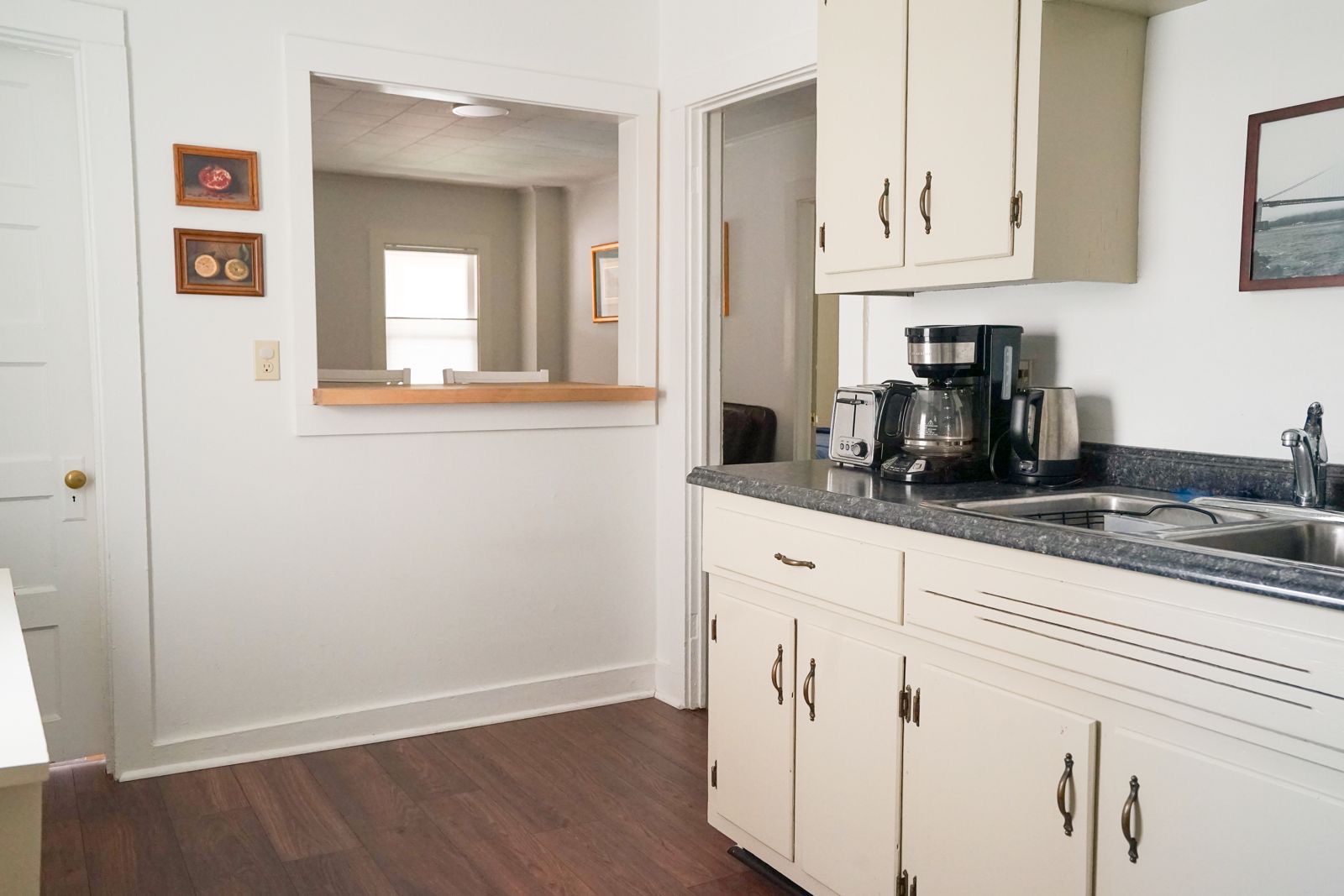 1.2 mile from UVM hospital - 2 bedroom fully furnished apt off the Winooski circle - Photo 5