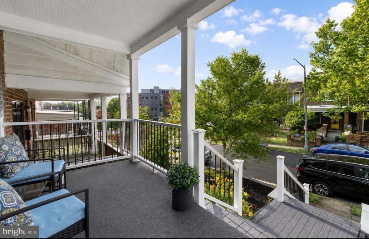 Private Furnished DC Retreat- Dedicated Office  Fenced Backyard  Easy Commute to Hospitals & Militar - Photo 2