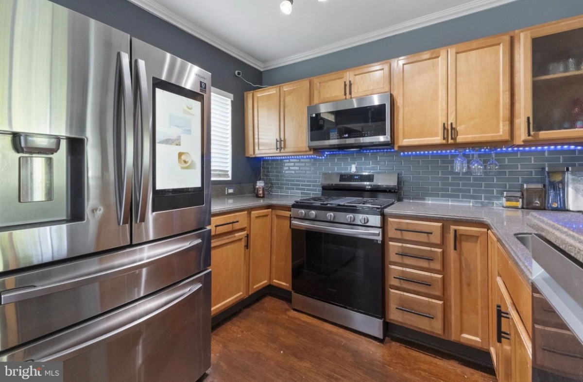 Private Furnished DC Retreat- Dedicated Office  Fenced Backyard  Easy Commute to Hospitals & Militar - Photo 4