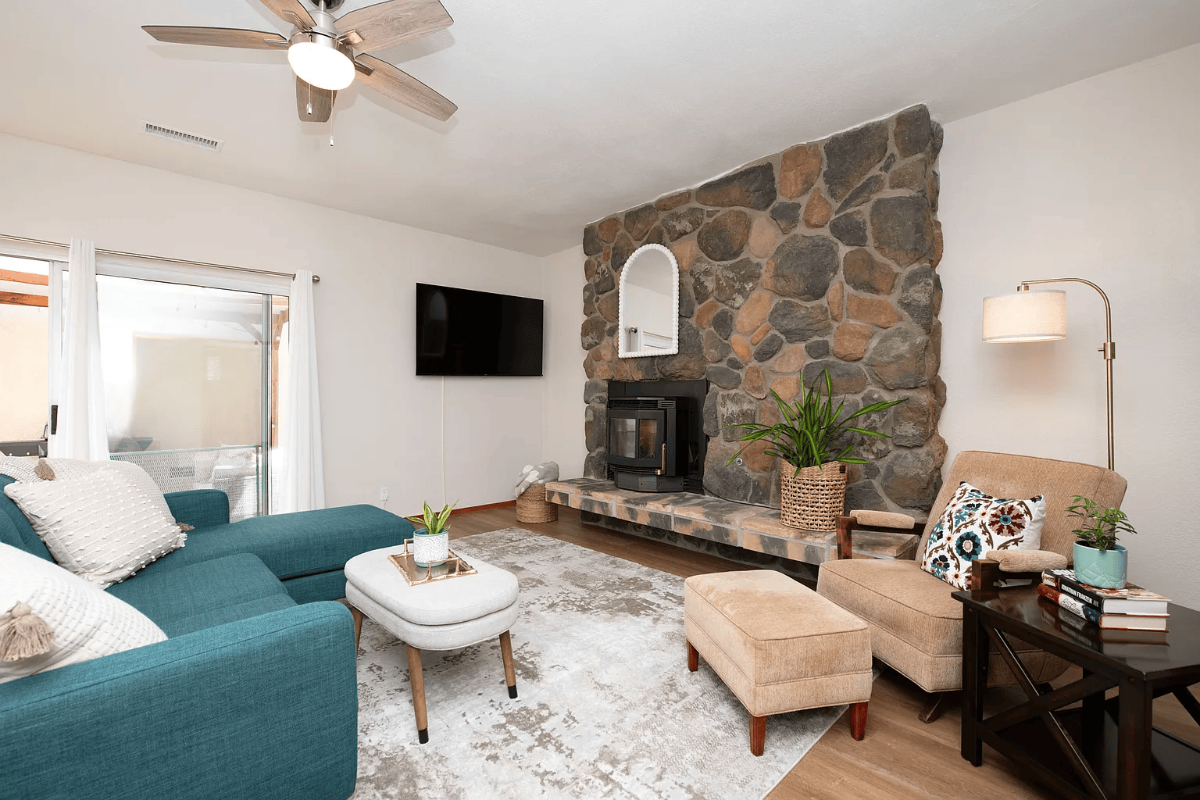 2 BED/2 BATH FULLY FURNISHED HOME IN OCEANSIDE