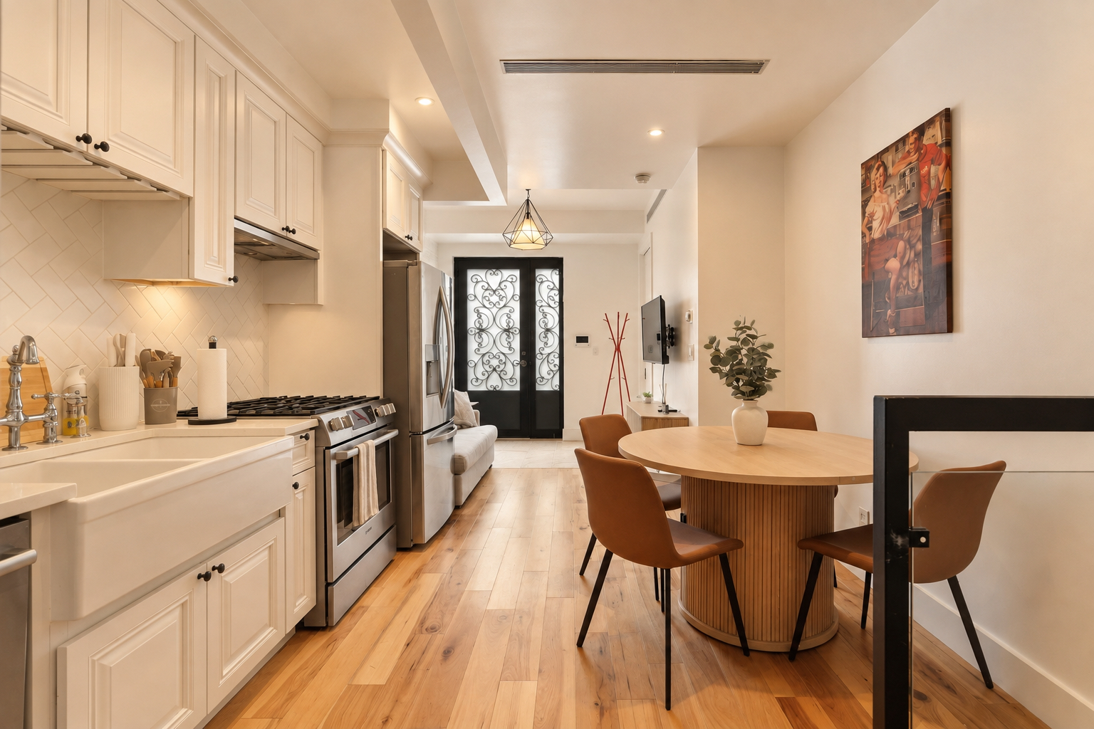 Beautiful Two-Bedroom Apartment in the Heart of Williamsburg - Photo 3