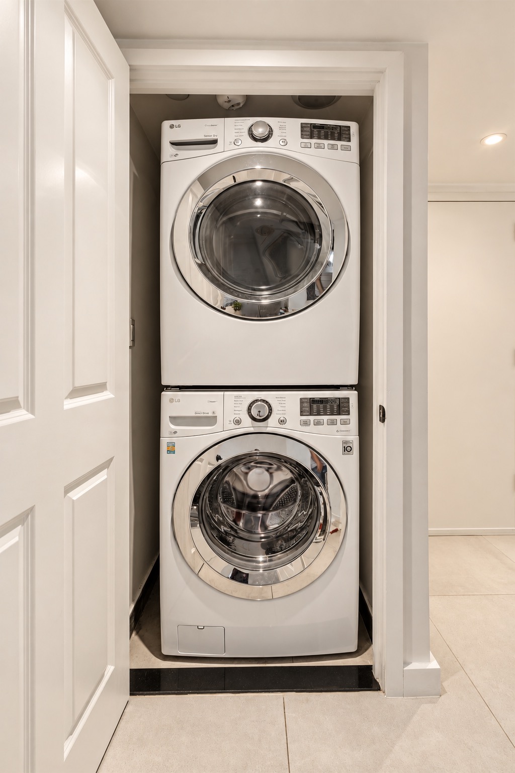 Beautiful Two-Bedroom Apartment in the Heart of Williamsburg - Photo 11