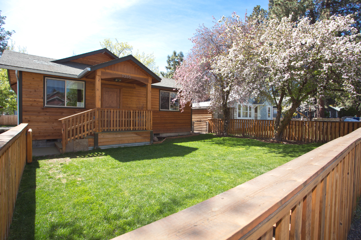 2 bedroom Fully Furnished UpScale Home - Photo 2