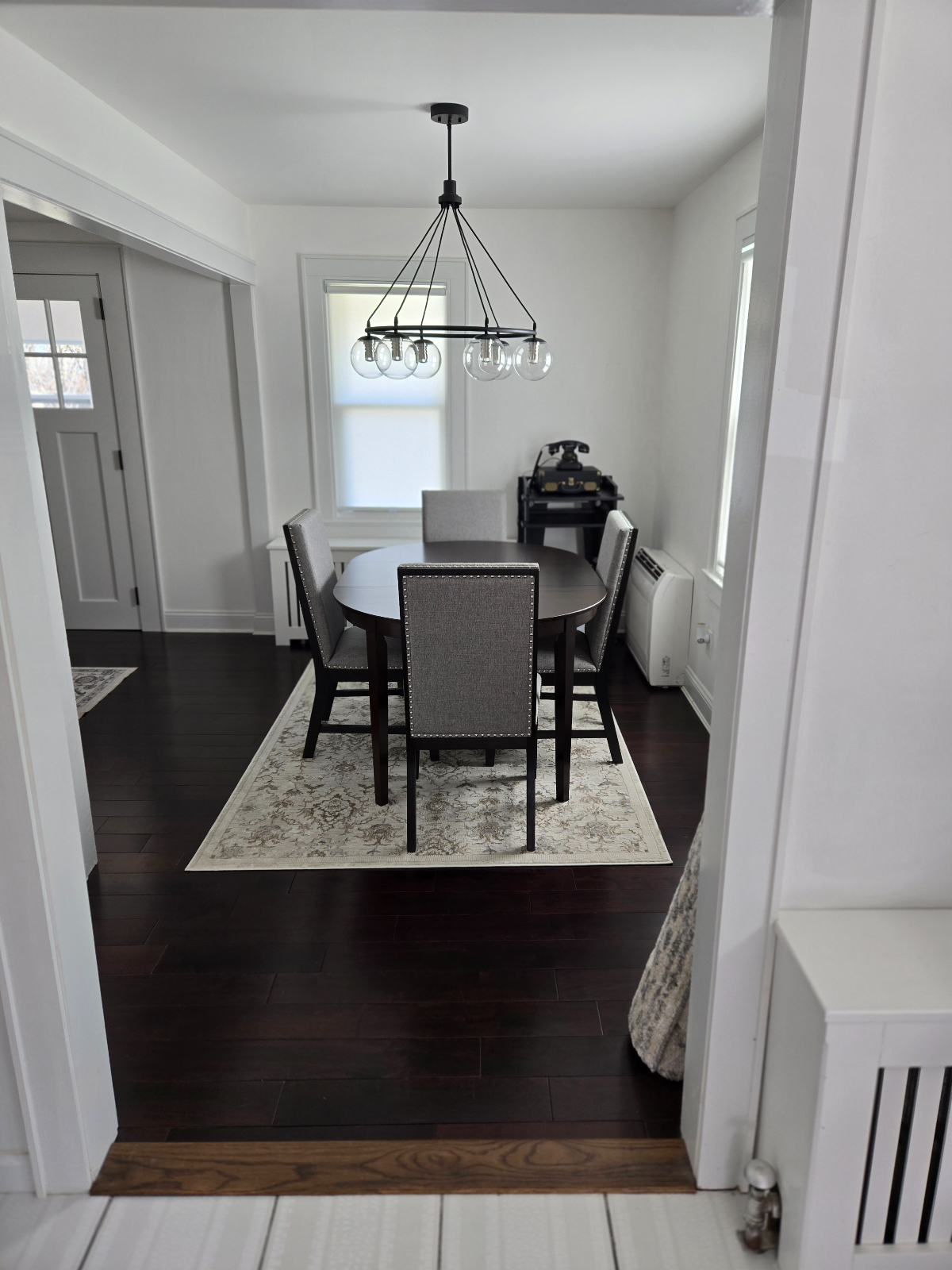 Cozy 3 bedroom/2 bath Furnished Cape - Photo 2