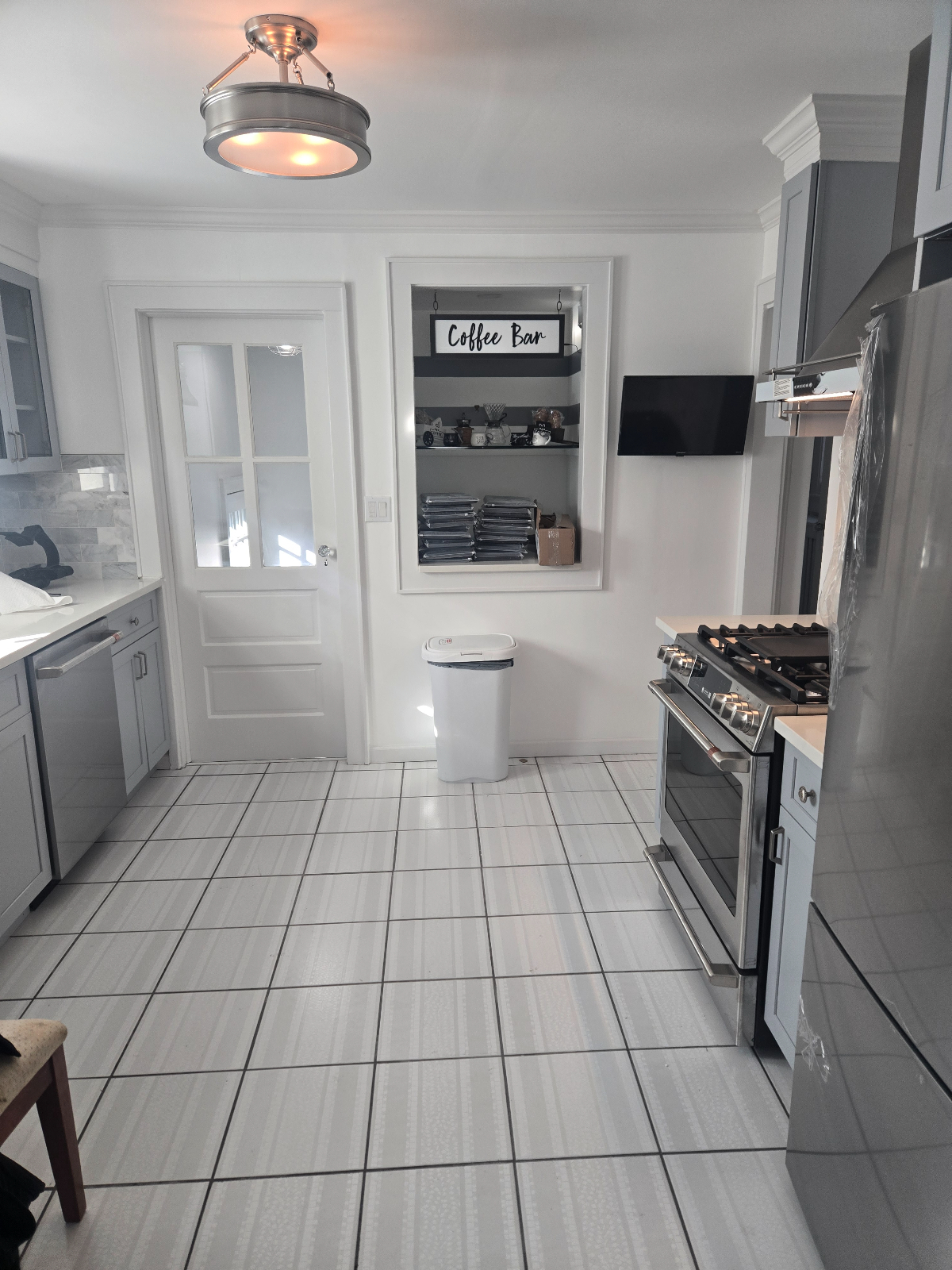 Cozy 3 bedroom/2 bath Furnished Cape - Photo 4