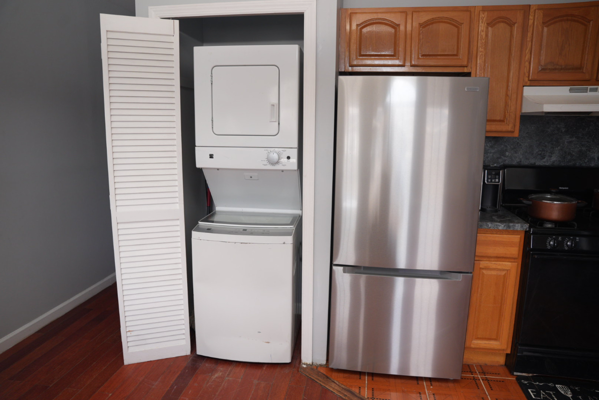 Oasis Stay- 3bdrm 1.5 bath - Photo 4