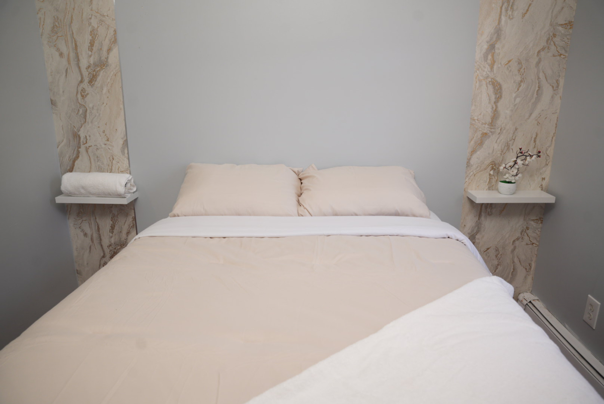 Oasis Stay- 3bdrm 1.5 bath - Photo 5