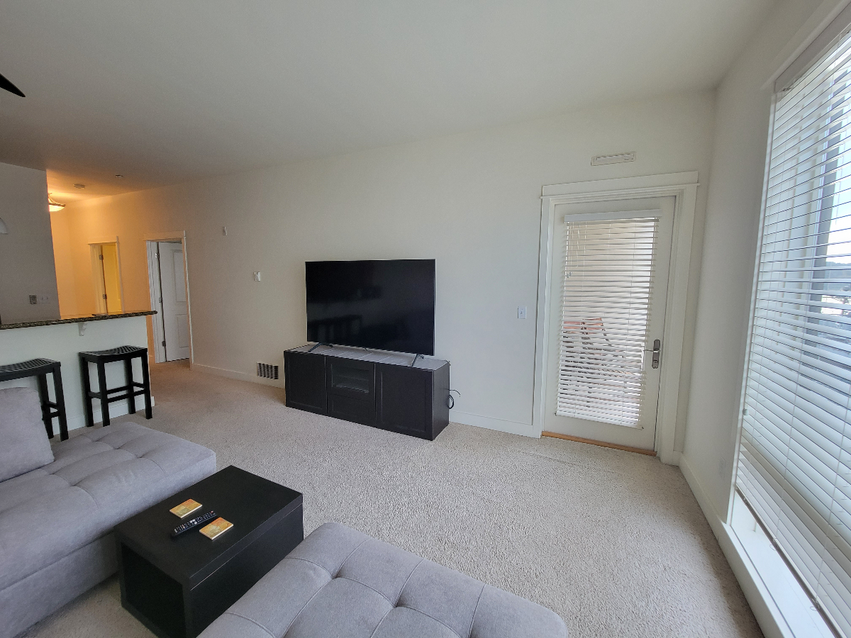 Waterfront Furnished Condo | Downtown Bremerton | Walk to Ferry & Shipyard - Photo 4