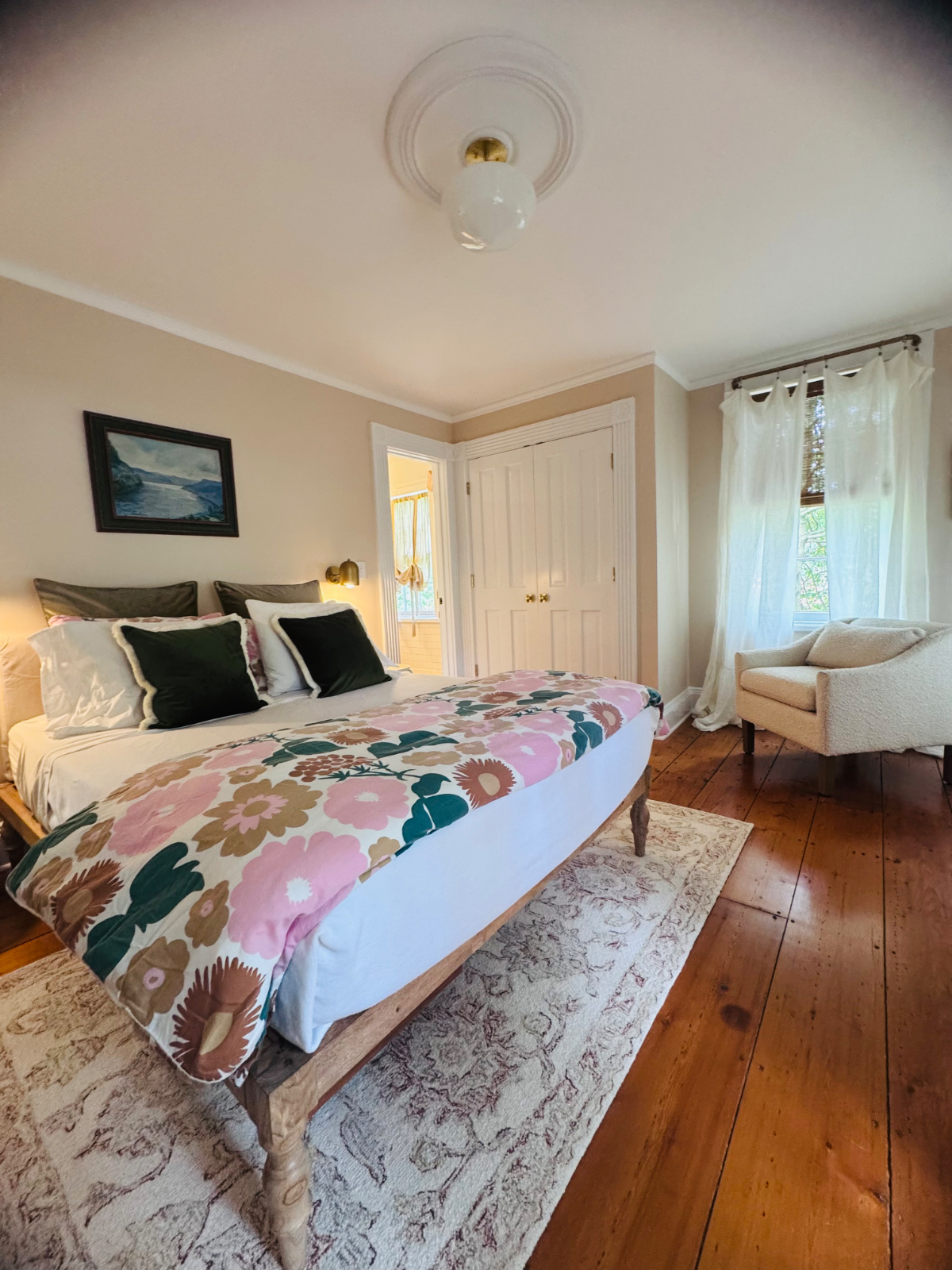 Beautiful Apartment in Gothic Victorian - Photo 1