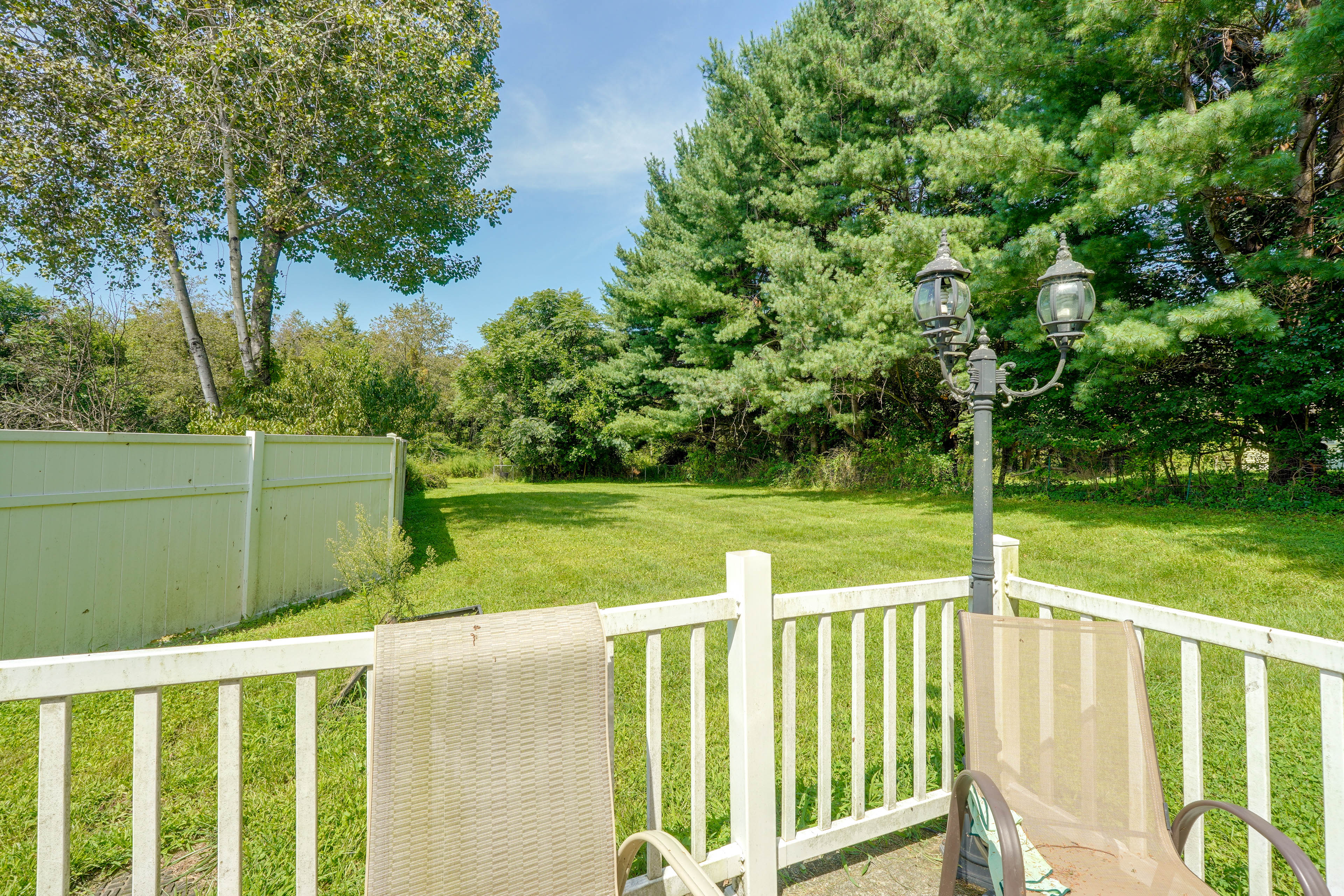 Patio + Yard: Extended Escape in Hudson Valley! - 596774 - Photo 3