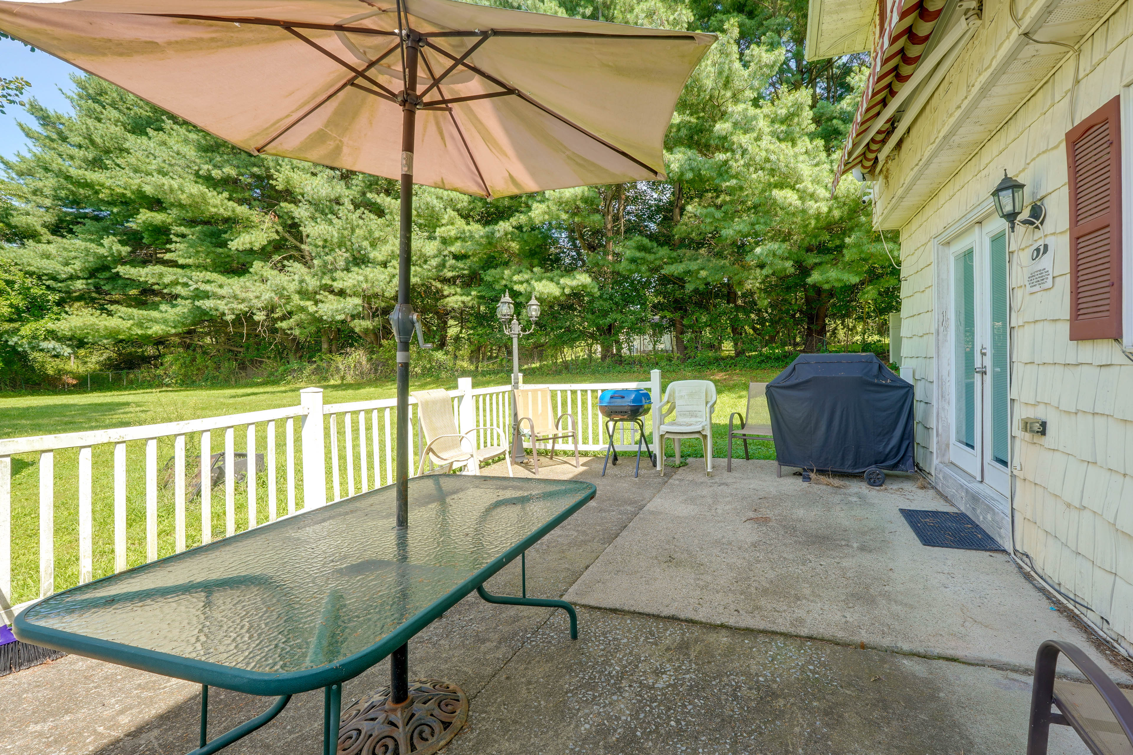 Patio + Yard: Extended Escape in Hudson Valley! - 596774 - Photo 1