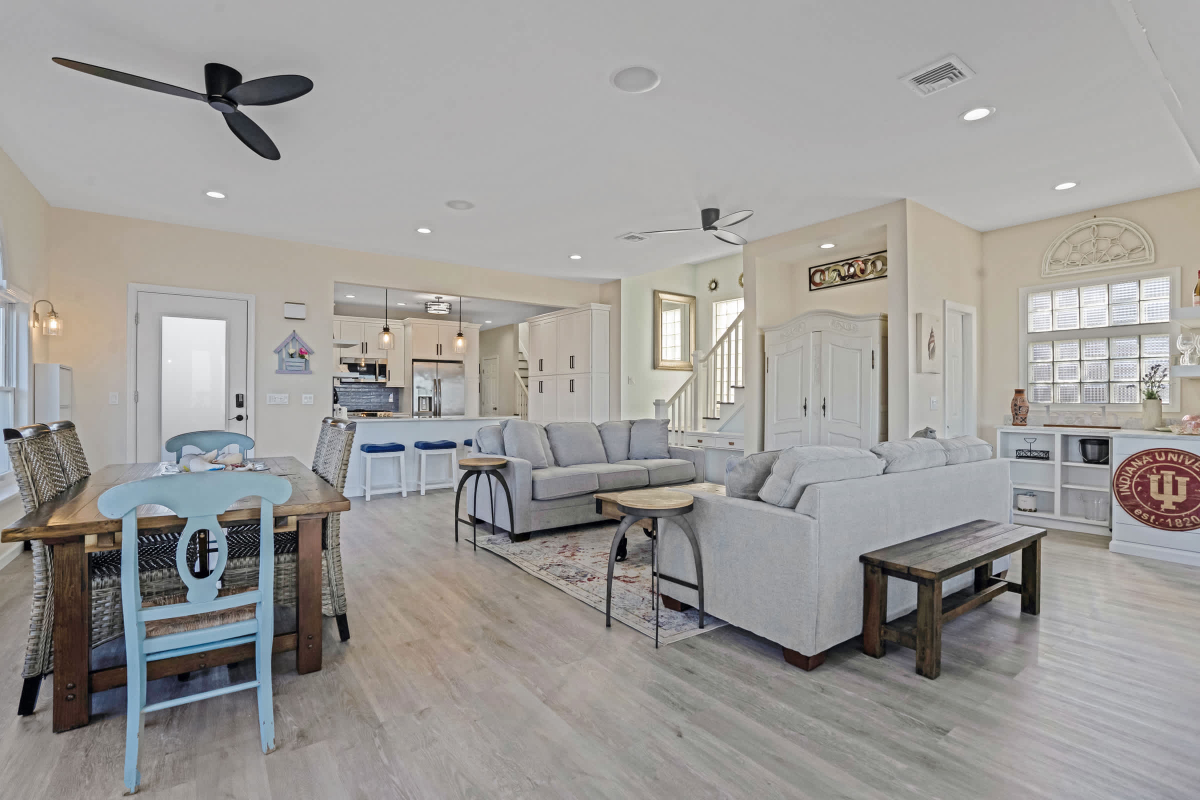 Queen Vic LI Soundfront 5BR Beach House - Photo 5