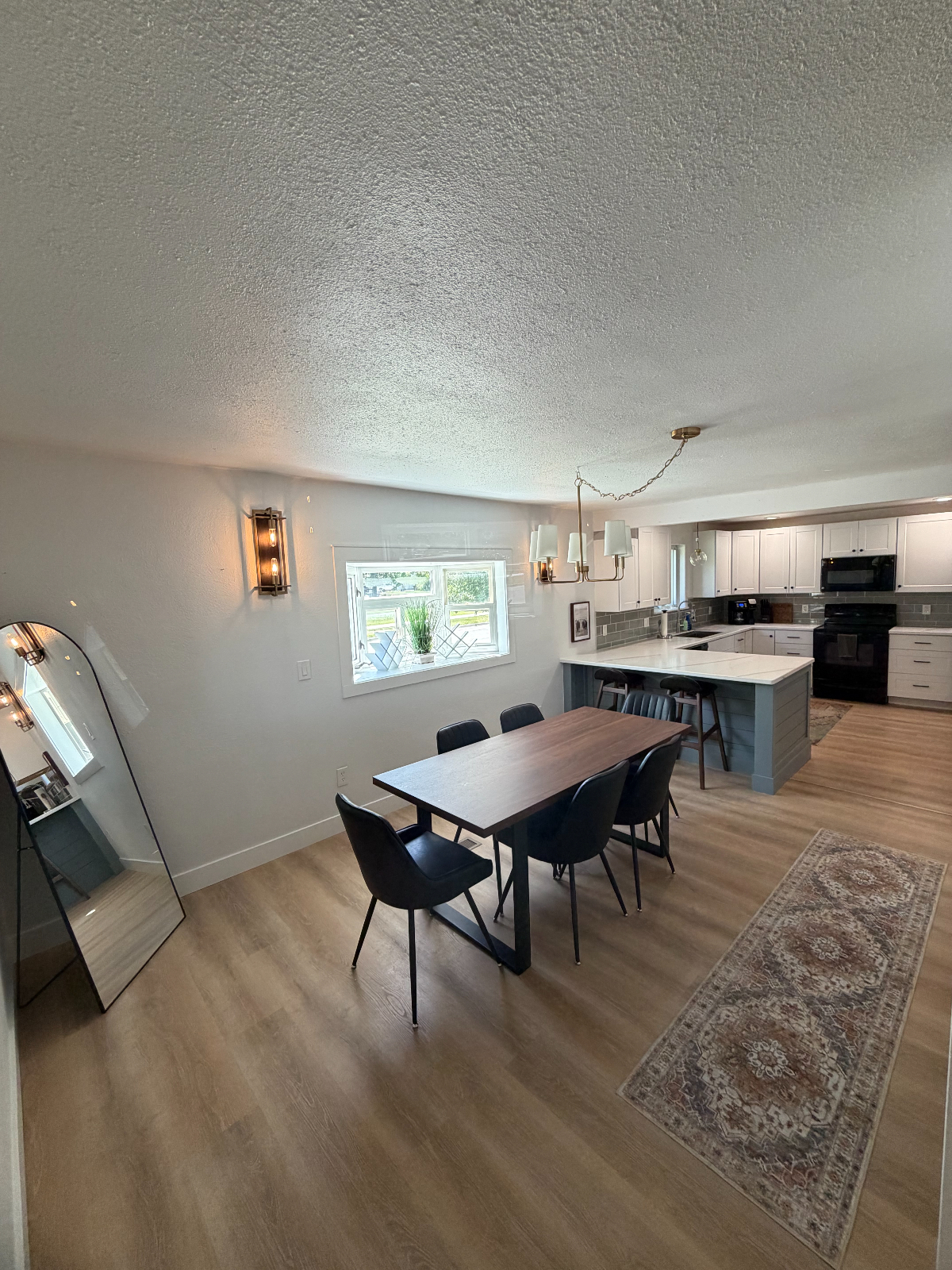 Newly Remodeled House in Historic Neighborhood - Photo 7