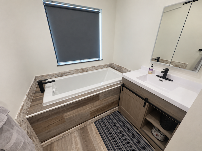 Fully Furnished Jackson Townhome | Mountain Views | Heated Garage | Dogs Welcome  - all utilities an - Photo 9