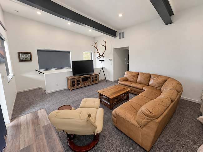 Fully Furnished Jackson Townhome | Mountain Views | Heated Garage | Dogs Welcome  - all utilities an - Photo 7