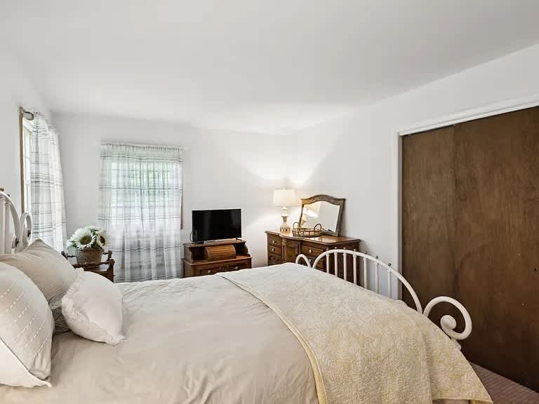 Vaulted-Ceiling Cottage | Deck + Private Yard - Photo 9