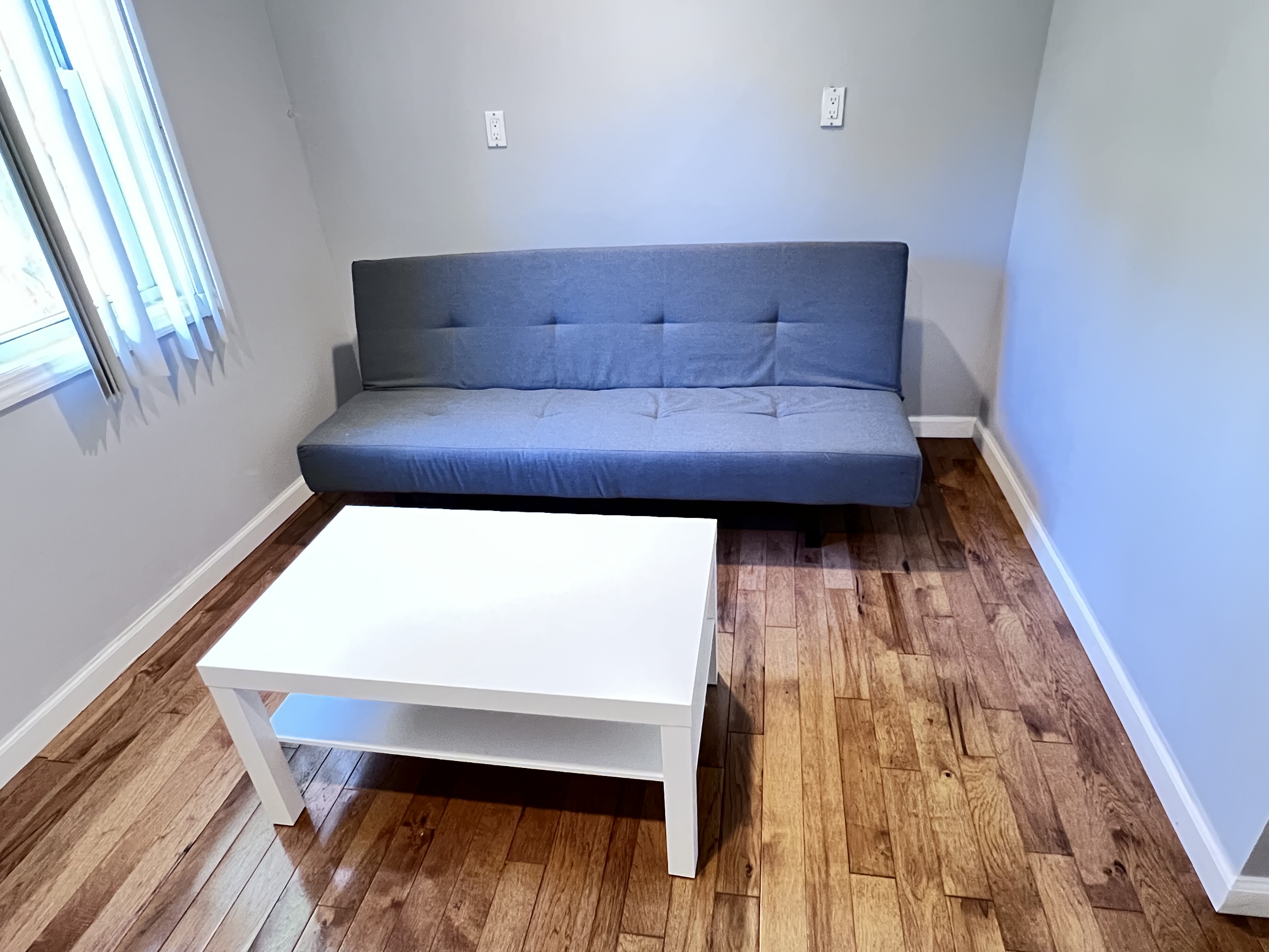 Modern & Spacious 4 BR Home - Photo 11