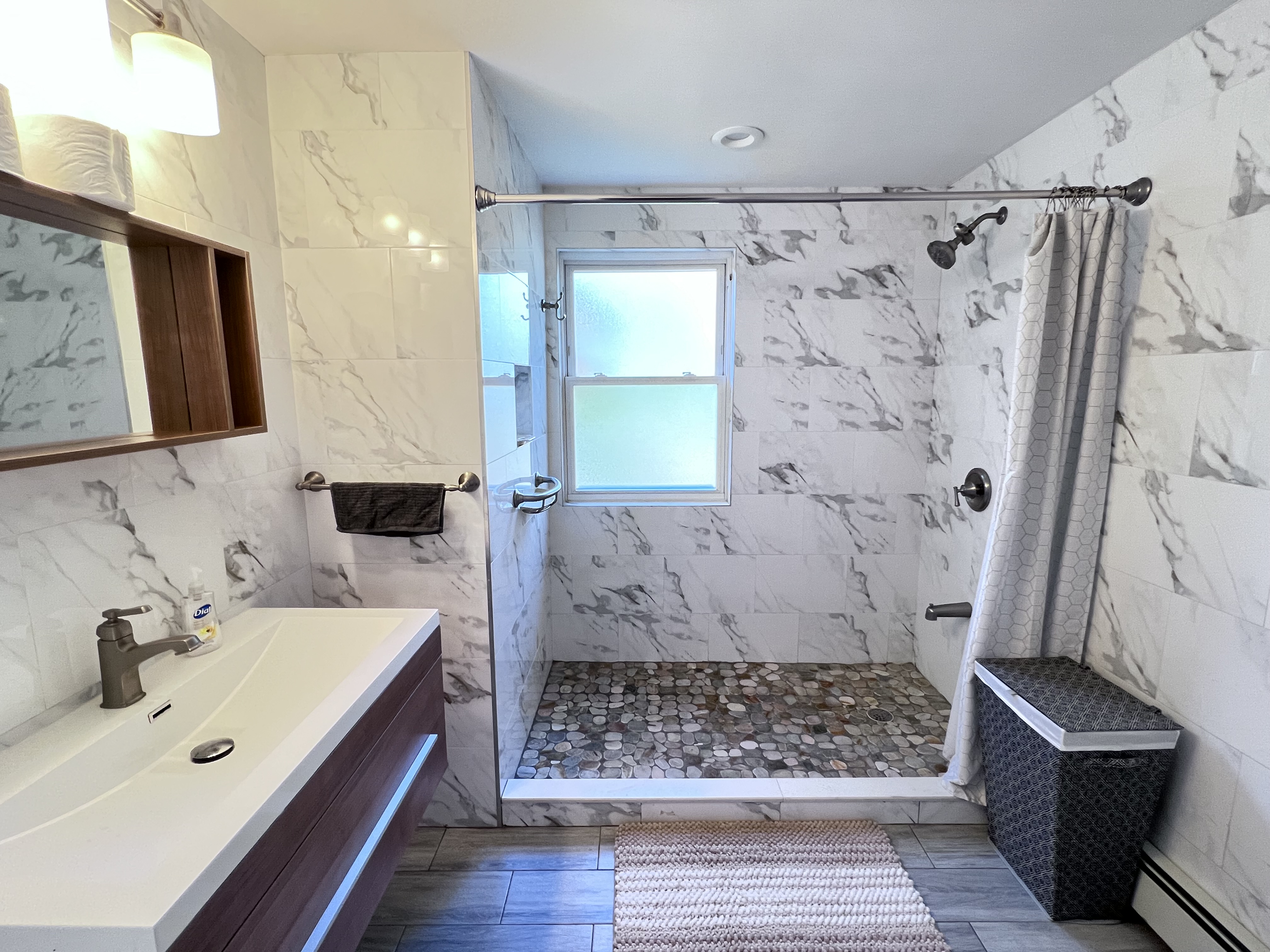 Modern & Spacious 4 BR Home - Photo 12