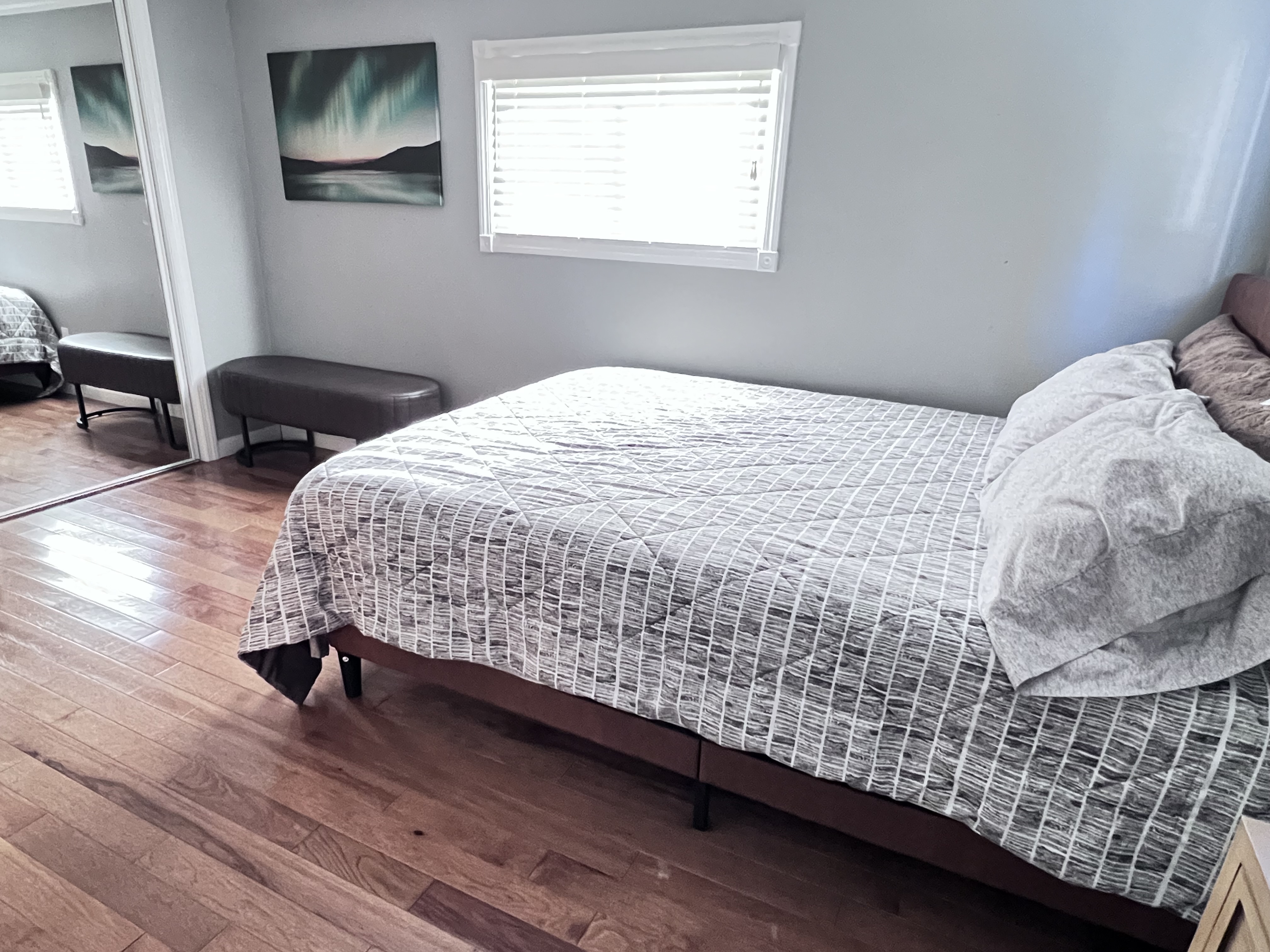 Modern & Spacious 4 BR Home - Photo 9