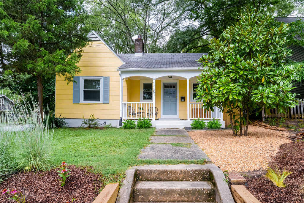 Cozy Cottage with Fenced Yard