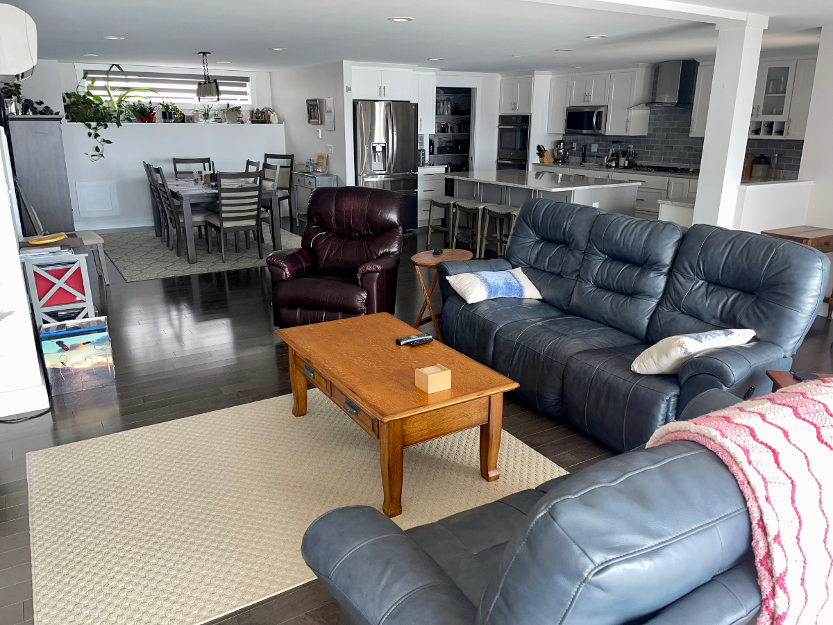 Deluxe lake house on Saint Albans Bay in quiet neighborhood - Photo 5