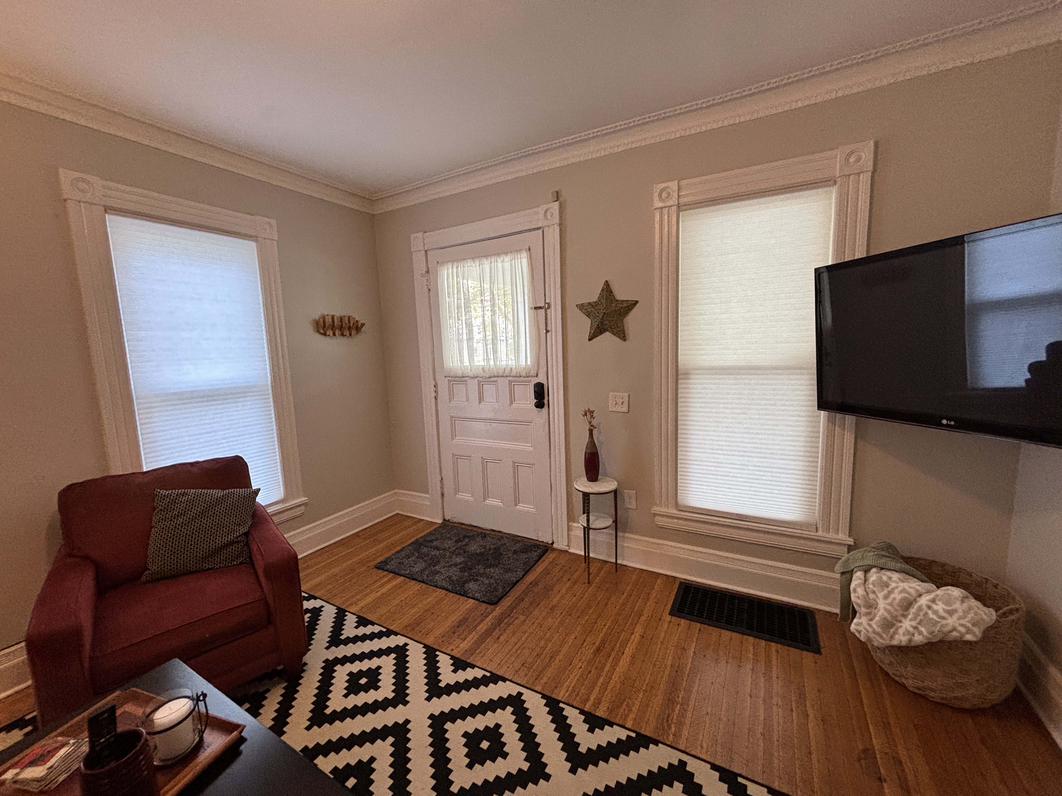Private furnished apartment in Park Ave area near several hospitals - Photo 3